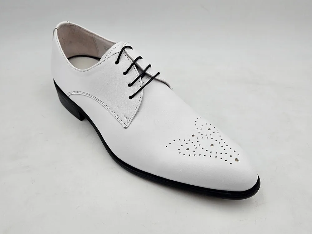 Carrucci KS479-04 Signature Lace-up Oxford - White
