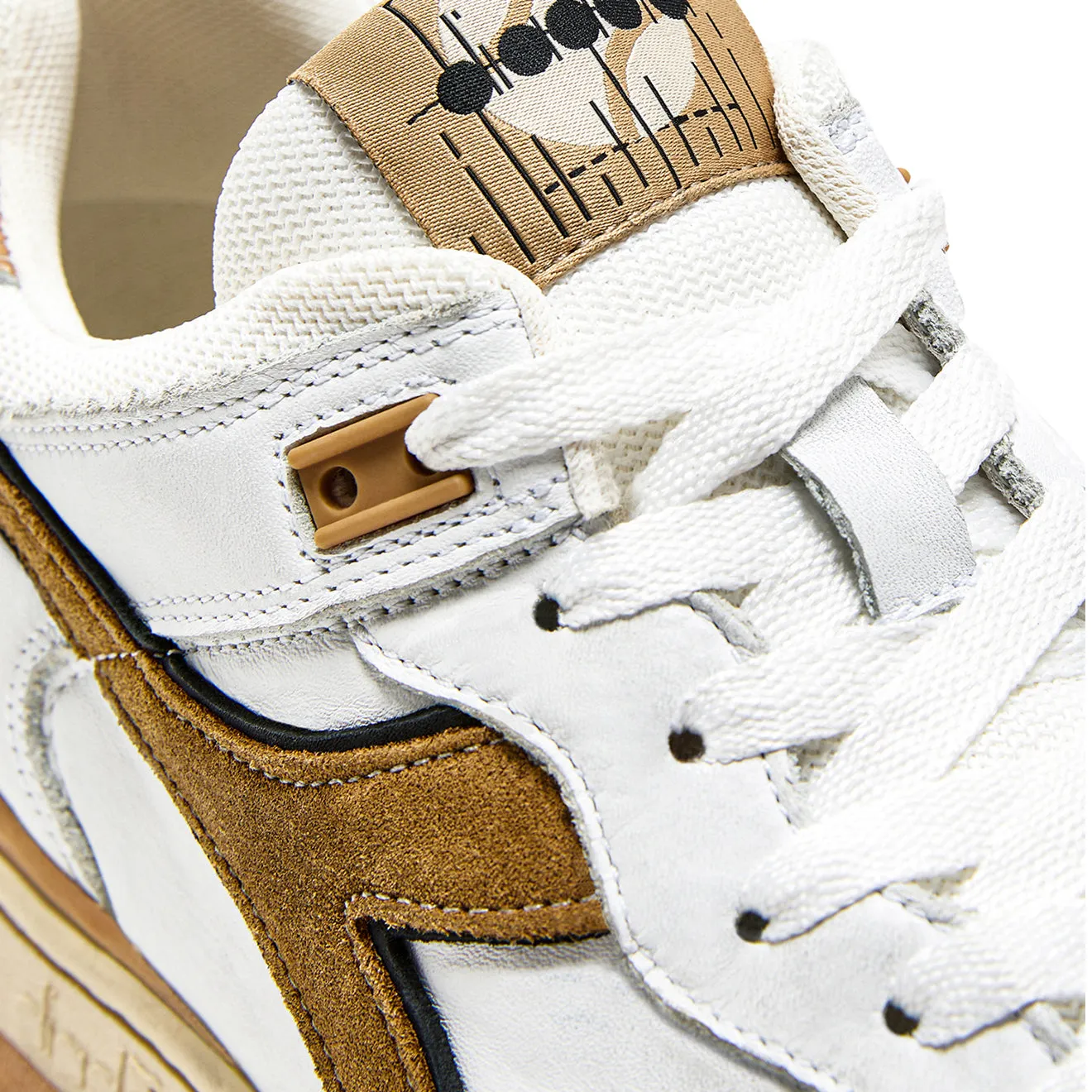 Diadora B.560 Used Trainer White / Beige Doe Shoes Diadora