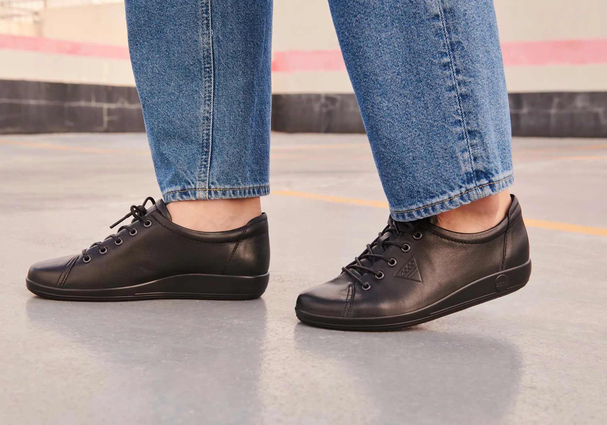 ECCO Womens Comfortable Leather Soft 2.0 Sneakers Shoes ecco Shoes