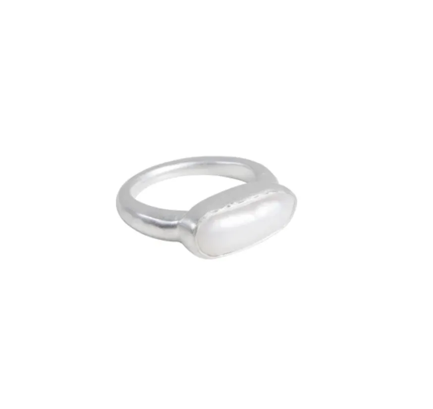 Fairley Pearl Bar Ring Silver Shoes_Fairley