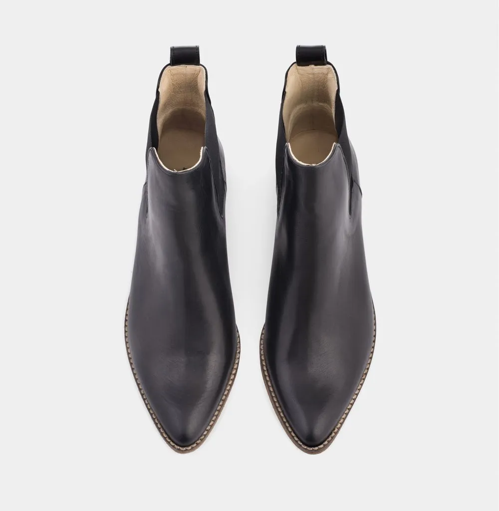 Ivy Lee Stella Black with Black Sole Shoes_Ivy-Lee