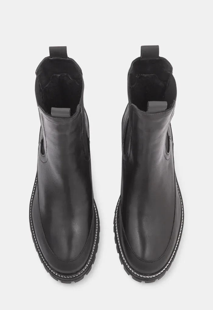Ivylee Iowa Black Shoes_Ivy-Lee