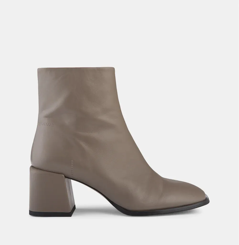 Ivylee Maxine Light Taupe - LAST PAIR size 36 Shoes_Ivy-Lee