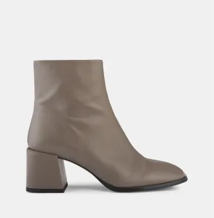 Ivylee Maxine Light Taupe - LAST PAIR size 36 Shoes_Ivy-Lee