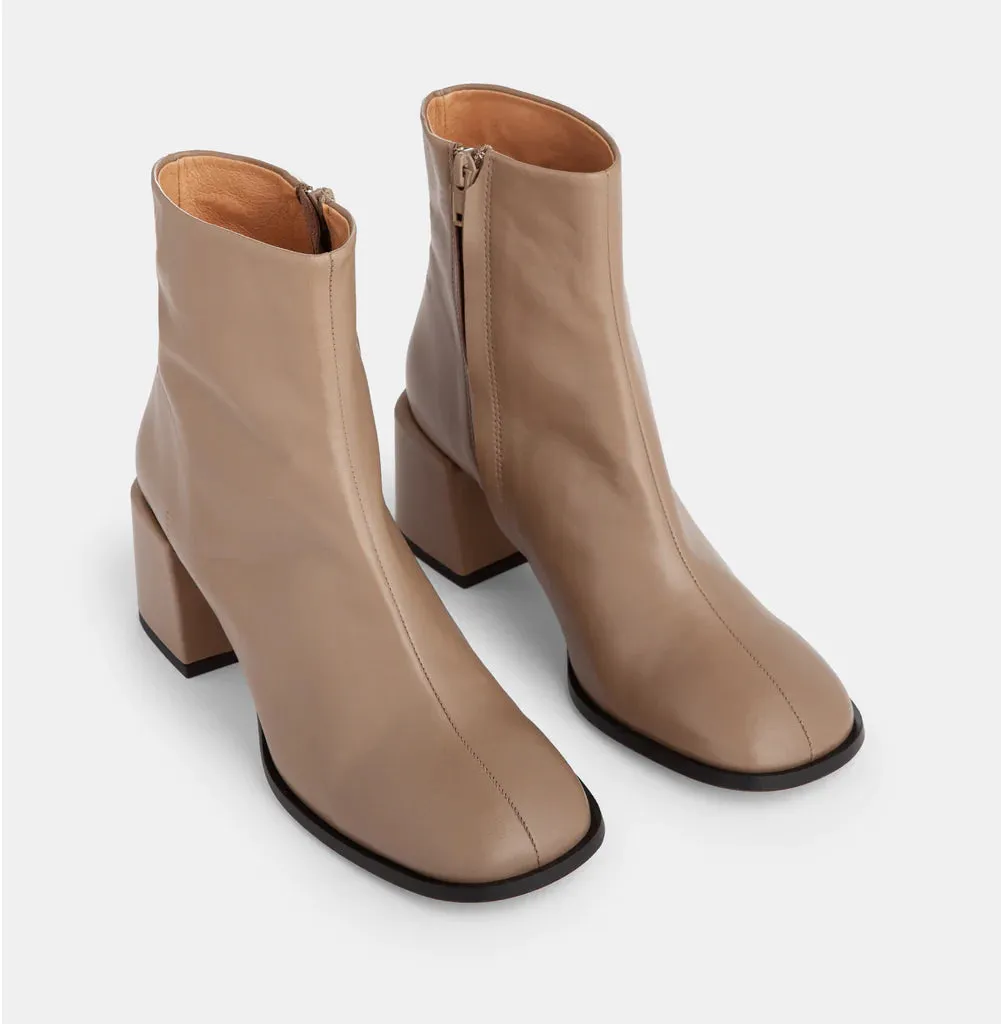 Ivylee Maxine Light Taupe - LAST PAIR size 36 Shoes_Ivy-Lee