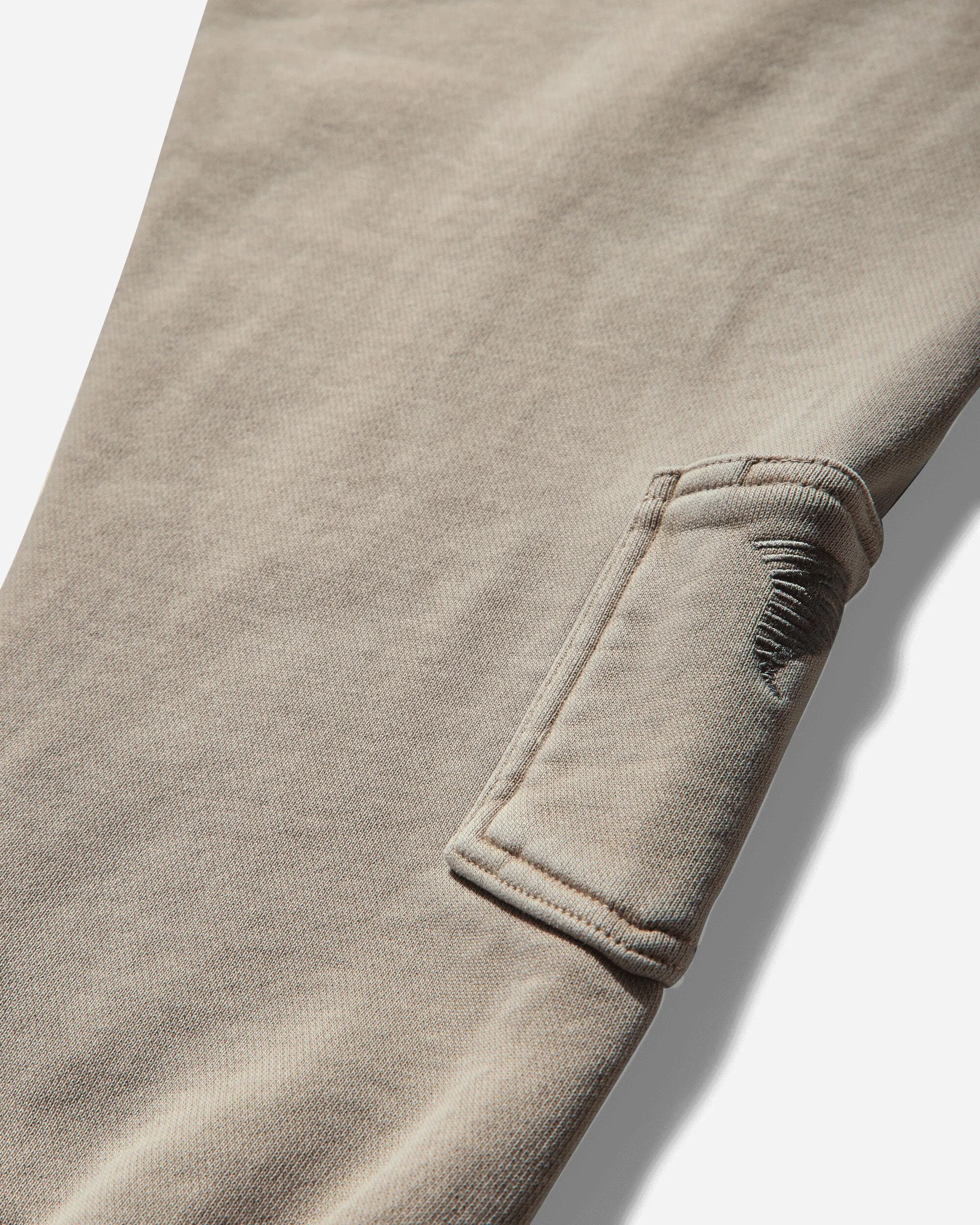 Men's INVINCIBLE Pigment Dyed Sweatshirt Simply Taupe
